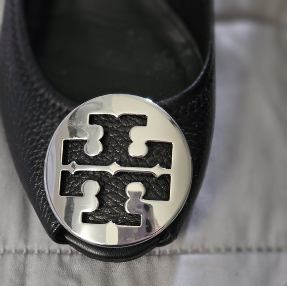 Tory Burch Black Wedges Peep Toe with Silver Logo Size 9.5 - Picture 7 of 10